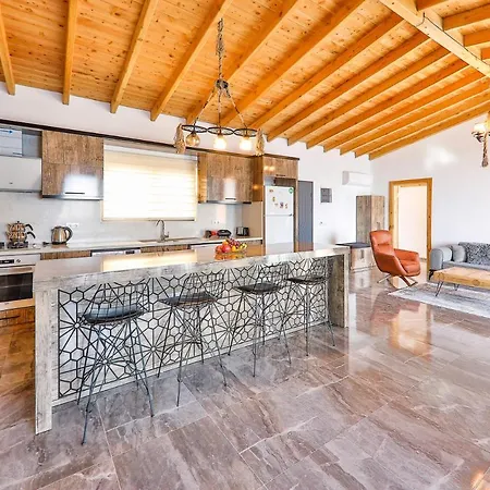 Charming With Private Pool And Jacuzzi Surrounded By Nature In Kalkan, Kas *