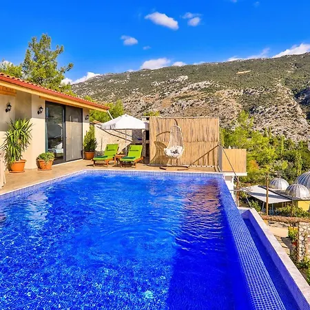 Charming With Private Pool And Jacuzzi Surrounded By Nature In Kalkan, Kas Willa